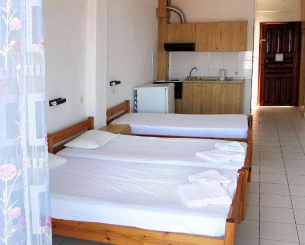 Skentos Hotel Kryopigi Exteriör bild