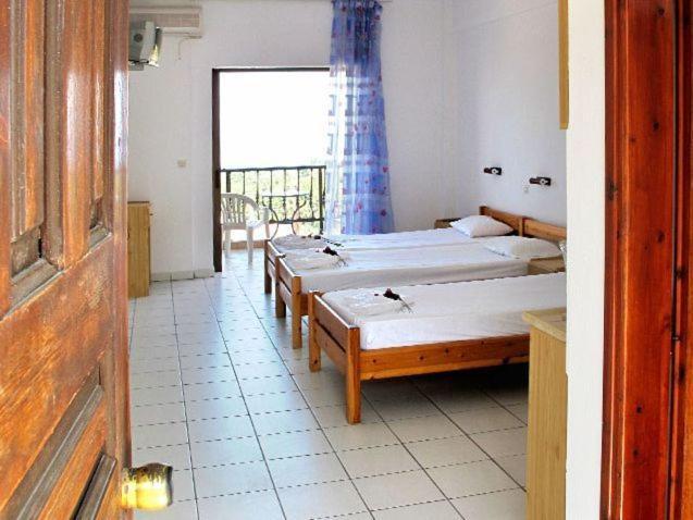 Skentos Hotel Kryopigi Exteriör bild